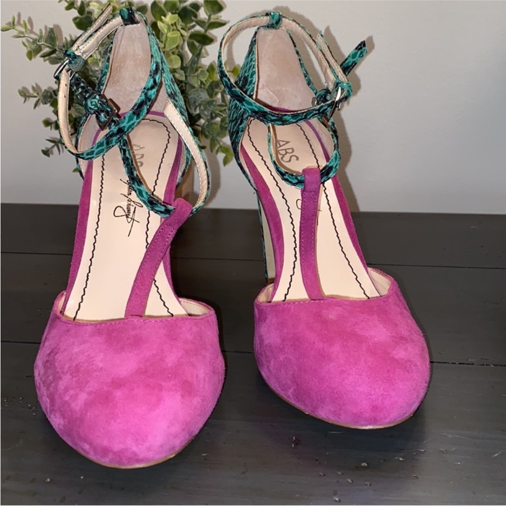 ABS Allen Schwartz T-Strap Reptile and Suede Color-block Heels Size 8 - Picture 5 of 11